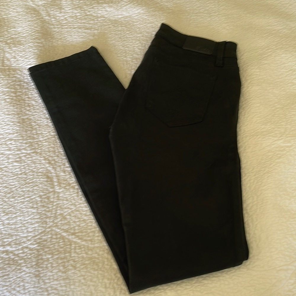 NWOT Level 99 Lily Skinny Straight Jeans.  Size 26